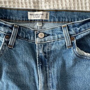 Abercrombie & Fitch Curve Love Ultra High Rise 90s Straight Jean